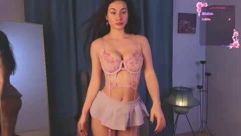 Lizzy online show from November 11, 2025, 4:40 pm