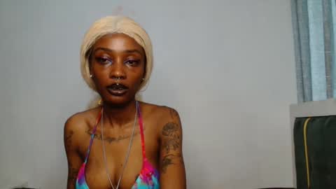 Taisy online show from November 9, 2025, 6:55 am