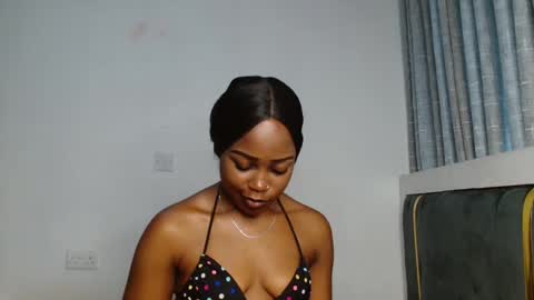 Taisy online show from November 20, 2025, 4:34 am