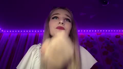 Snapshot of taitebinner chatting on February 3, 2026, 2:22 pm Mia online show from February 3, 2026, 2:22 pm