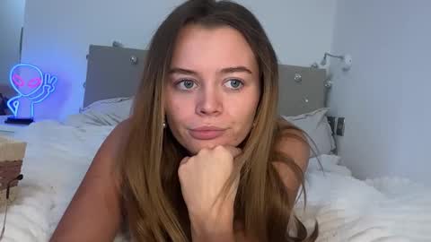 Talia online show from September 27, 2025, 3:17 pm