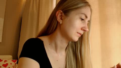  Kira  online show from March 3, 2025, 12:37 pm