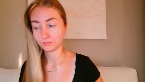  Kira  online show from October 20, 2025, 6:03 am