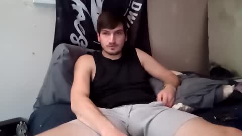 tallerandhandsomer online show from December 14, 2025, 11:26 am