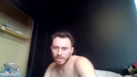 Snapshot of tallhungcloudyy chatting on June 3, 2026, 2:33 pm tallhungcloudyy online show from June 3, 2026, 2:33 pm