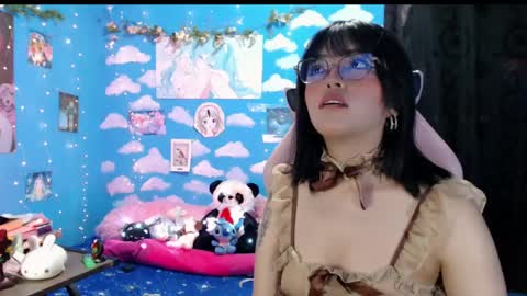 Alejandra Independent model online show from April 2, 2026, 11:52 am
