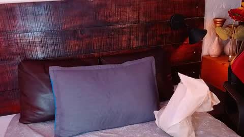 Snapshot of tamara_sanz1 chatting on December 24, 2024, 3:27 am    online show from December 24, 2024, 3:27 am