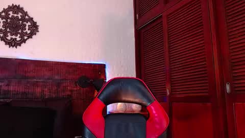 Snapshot of tamara_sanz1 chatting on January 9, 2025, 10:09 pm    online show from January 9, 2025, 10:09 pm