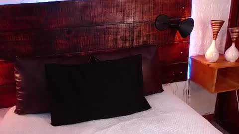 Snapshot of tamara_sanz1 chatting on January 10, 2025, 6:38 pm    online show from January 10, 2025, 6:38 pm