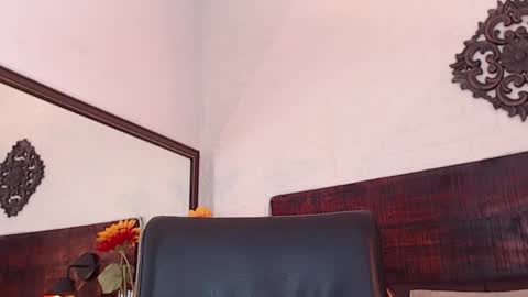 Snapshot of tamara_sanz1 chatting on February 8, 2025, 8:42 pm    online show from February 8, 2025, 8:42 pm