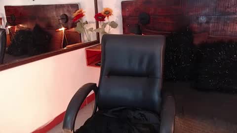 Snapshot of tamara_sanz1 chatting on March 11, 2025, 9:37 pm    online show from March 11, 2025, 9:37 pm