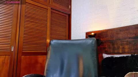 Snapshot of tamara_sanz1 chatting on October 1, 2025, 9:48 am    online show from October 1, 2025, 9:48 am
