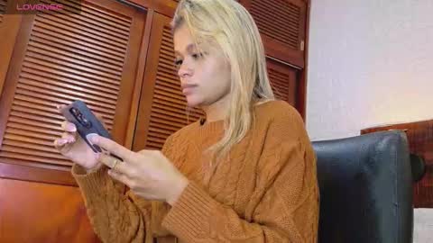 Snapshot of tamara_sanz1 chatting on October 2, 2025, 9:49 am    online show from October 2, 2025, 9:49 am