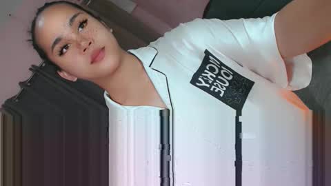 tamera_cummer0969 online show from January 13, 2026, 4:18 am