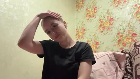Karina online show from April 16, 2026, 9:39 pm