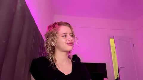 Snapshot of tamiedelagado chatting on November 5, 2025, 7:30 am Stacy online show from November 5, 2025, 7:30 am