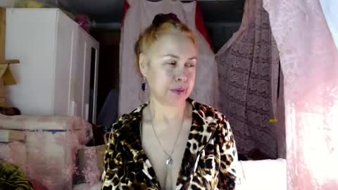 Milena online show from February 18, 2026, 12:12 pm