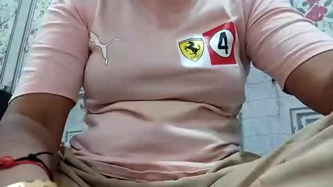 taniya_roy4628 online show from March 26, 2026, 10:32 am