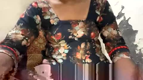 Snapshot of taniya_roy4628 chatting on May 19, 2026, 5:36 am taniya_roy4628 online show from May 19, 2026, 5:36 am