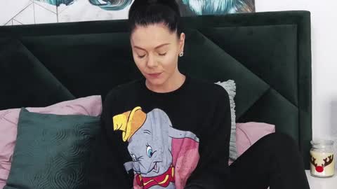 tanyaGrey online show from December 18, 2024, 10:40 am