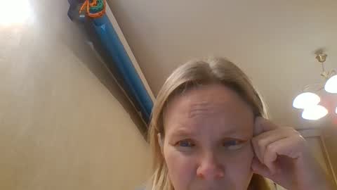 tanystar online show from December 4, 2025, 2:37 pm