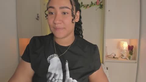  T A R A  online show from February 7, 2026, 4:16 am