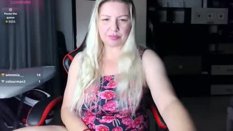 Tasha  Moon online show from October 15, 2025, 3:34 pm