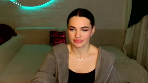 tasty_babyy online show from December 5, 2025, 2:58 pm