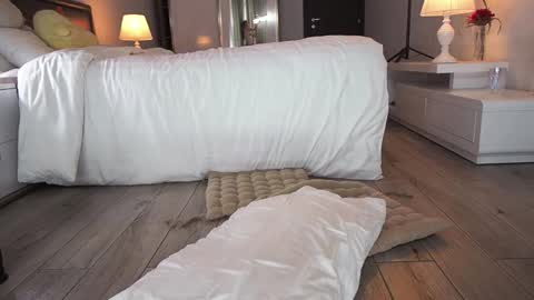 Snapshot of tasty_tomato chatting on November 12, 2025, 1:22 pm RHEA pronanciation like Reya online show from November 12, 2025, 1:22 pm