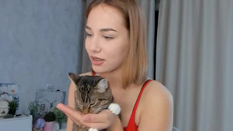 Tate online show from September 13, 2025, 7:24 pm