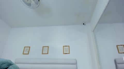 tatiana_arboleda online show from September 22, 2025, 2:35 am