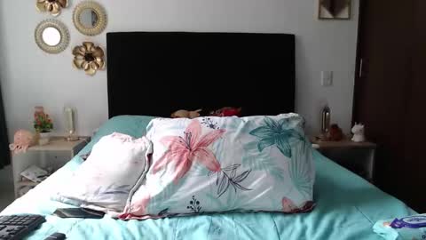 tatiana_monteros online show from February 6, 2026, 8:01 pm