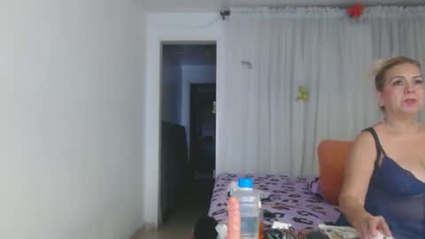 tatiana giraldo online show from April 12, 2026, 2:38 am