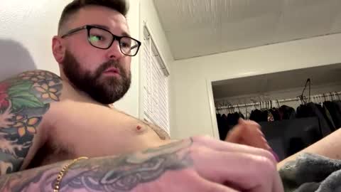 Snapshot of tattedcouple_777 chatting on December 31, 2024, 7:07 pm MrMrs online show from December 31, 2024, 7:07 pm