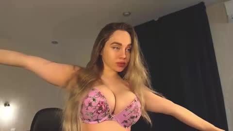 Snapshot of tatti_1 chatting on February 28, 2025, 4:10 am Tata online show from February 28, 2025, 4:10 am