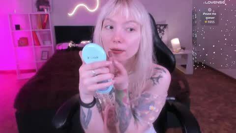 tattoo_artbaby online show from April 9, 2026, 12:54 am