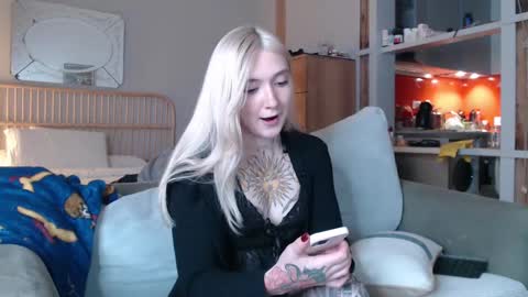 Snapshot of tattoobbgirl chatting on February 8, 2025, 5:50 pm tattoobbgirl online show from February 8, 2025, 5:50 pm