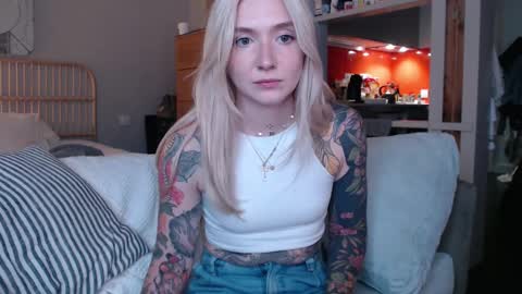 Snapshot of tattoobbgirl chatting on March 1, 2025, 5:49 pm tattoobbgirl online show from March 1, 2025, 5:49 pm