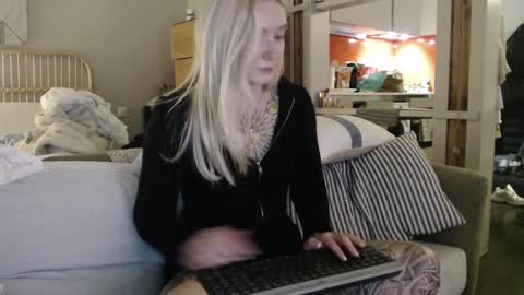 Snapshot of tattoobbgirl chatting on March 4, 2025, 10:49 pm tattoobbgirl online show from March 4, 2025, 10:49 pm