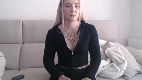 Snapshot of tattoobbgirl chatting on September 29, 2025, 12:43 pm tattoobbgirl online show from September 29, 2025, 12:43 pm