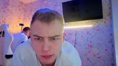 Alex but u can call me Theo online show from February 2, 2026, 7:18 am