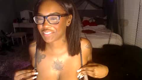 nyxxx online show from April 5, 2026, 4:09 am