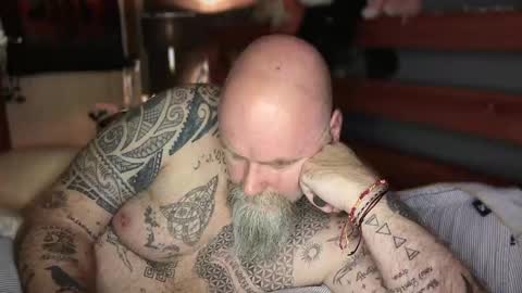 Tattooeddilf 01 online show from December 14, 2025, 11:09 pm