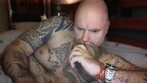 Tattooeddilf 01 online show from January 9, 2026, 10:22 pm