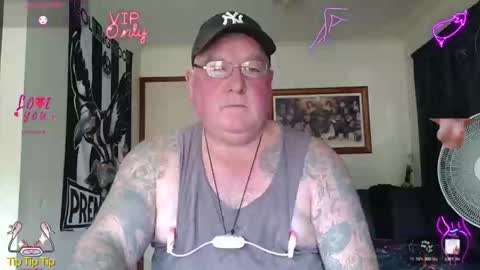 tattzsexy online show from May 17, 2026, 2:09 am