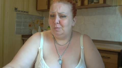 tatyanka_ online show from April 18, 2026, 8:40 am