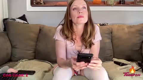 Tauntress online show from September 28, 2025, 7:52 pm