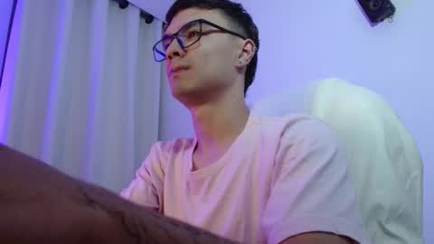 Snapshot of taurus4k chatting on November 13, 2025, 1:04 am taurus4k online show from November 13, 2025, 1:04 am