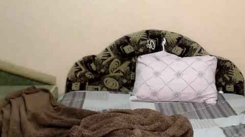 Taya online show from November 24, 2025, 6:40 pm