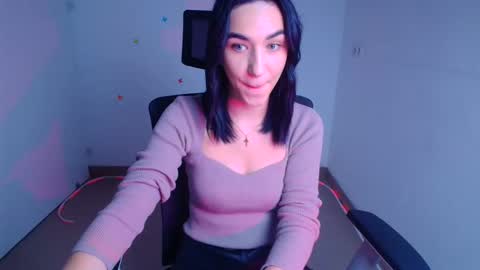 Tayla online show from October 9, 2025, 12:03 pm